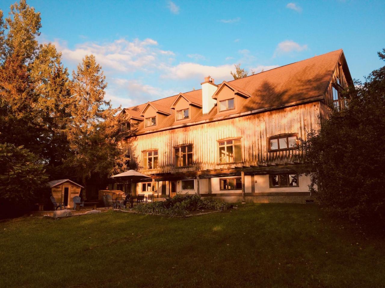 La Grange Country Inn Wakefield Eksteriør bilde